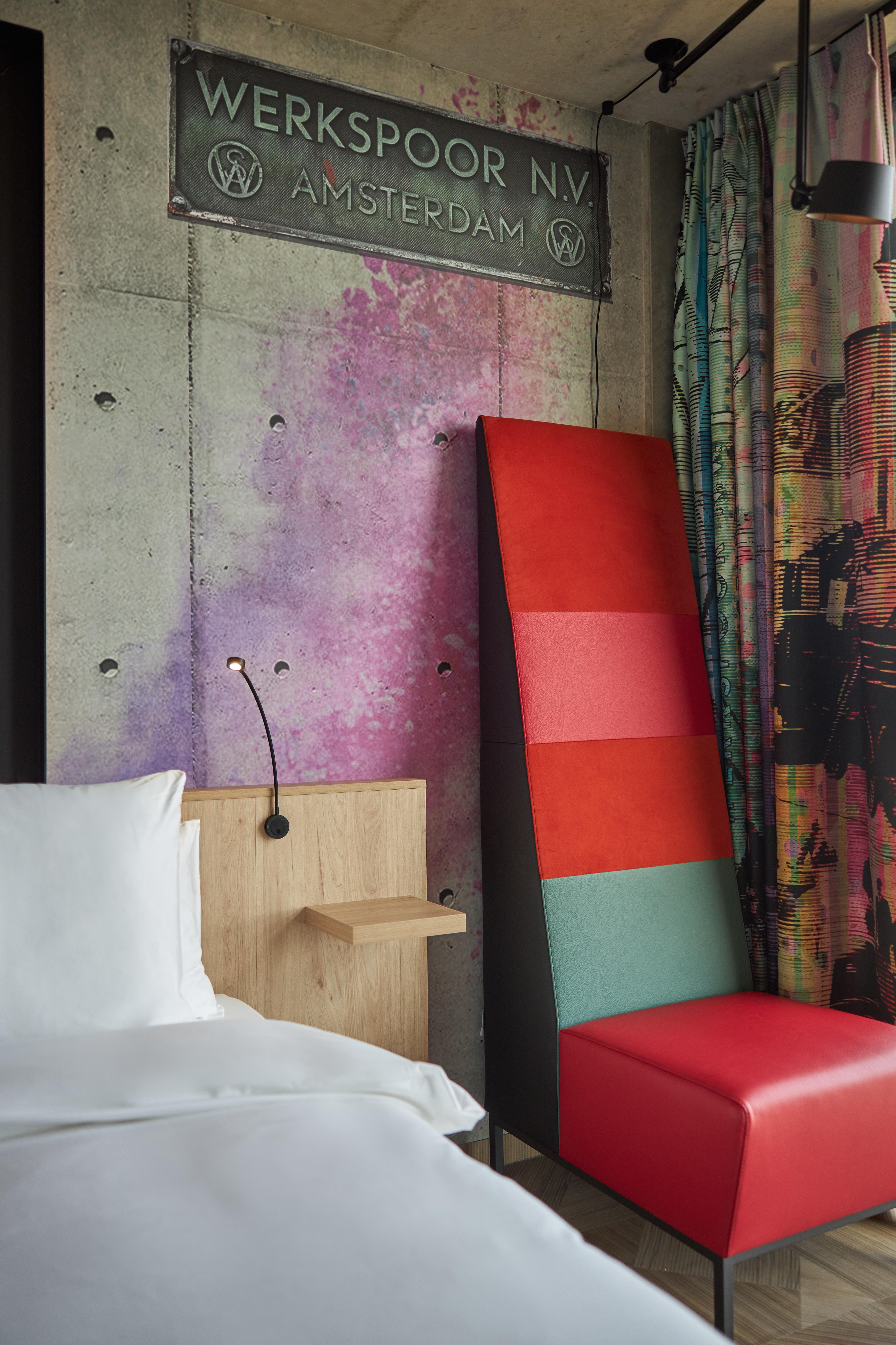 Inntel Hotels Amsterdam Landmark エクステリア 写真 The sign of Werkspoor on the wall of the hotel